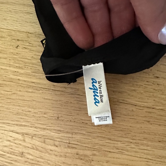 La Vie en Rose - Black Halter Bikini Top with Lace-Up Front - Large - Picture 7 of 8